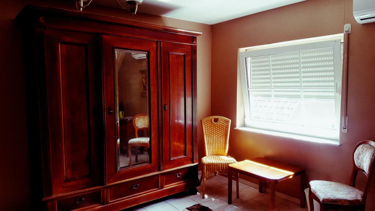 White House 'Privatzimmer' MHG Exterior photo